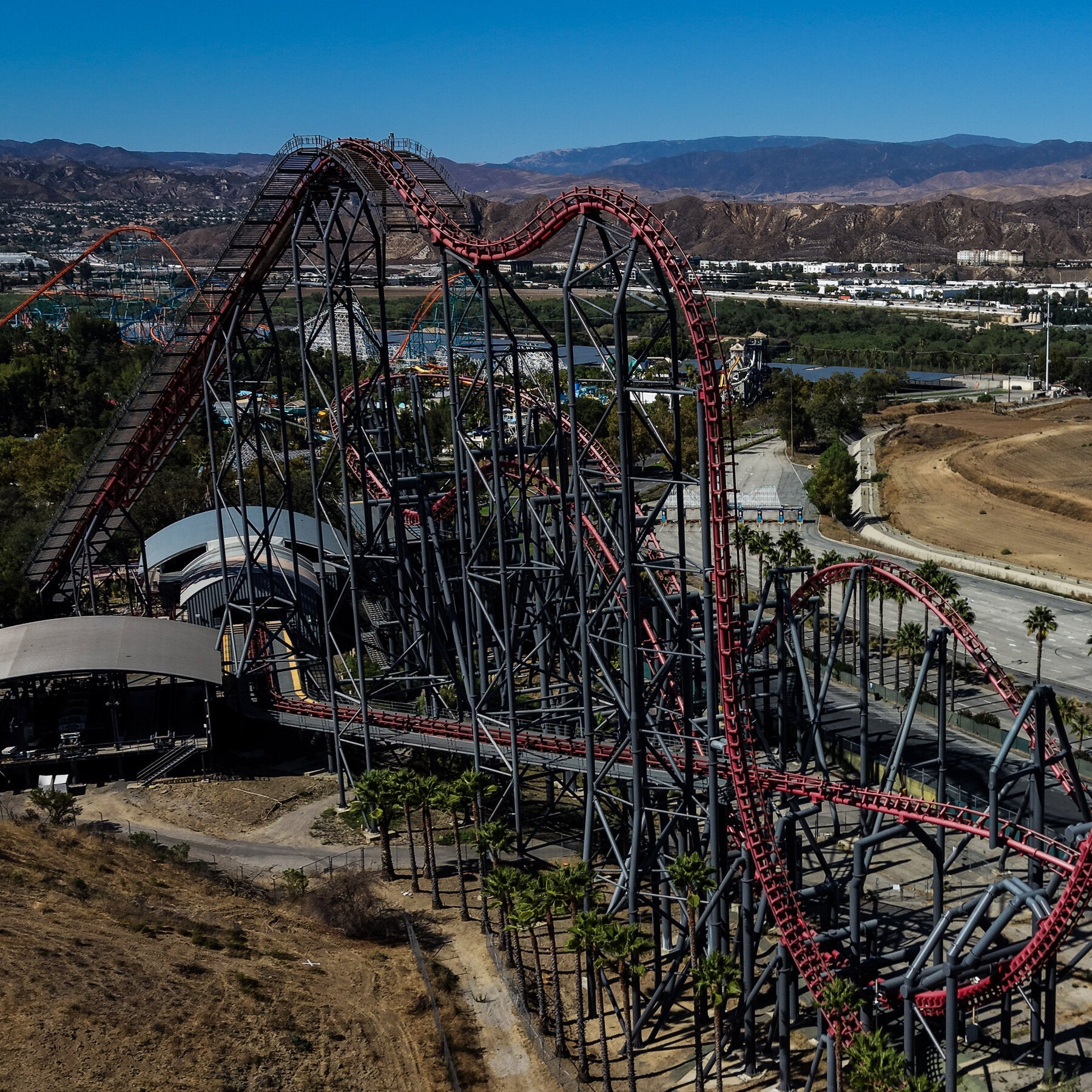 Read more about the article X2, the Troubled California Six Flags Roller Coaster, Reaches Its End