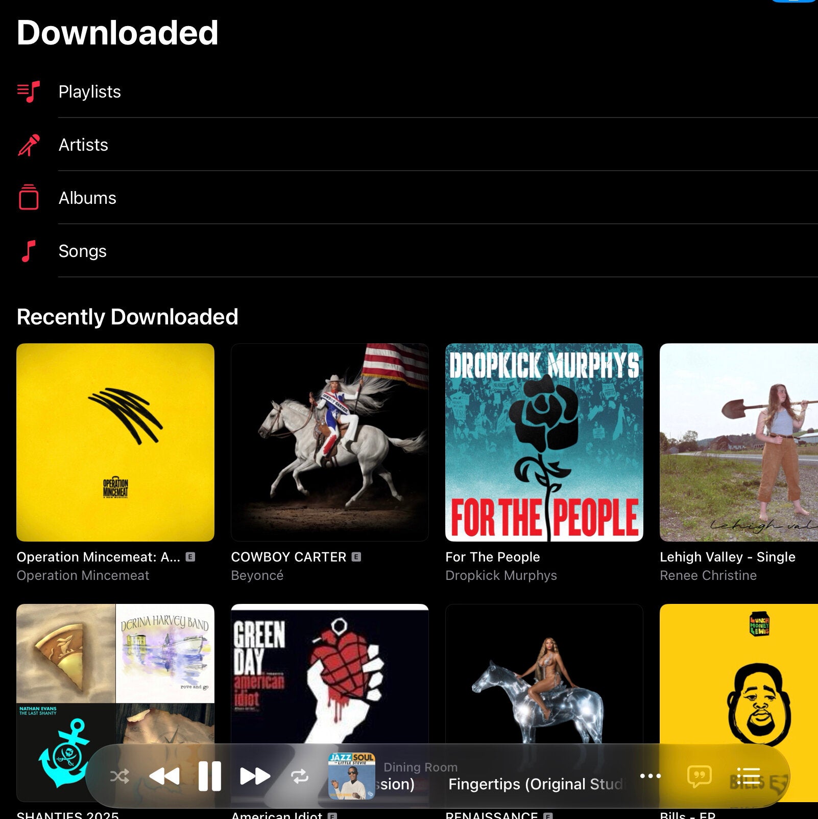 Read more about the article How to Listen to Your Favorite Music, Online or Off the Grid