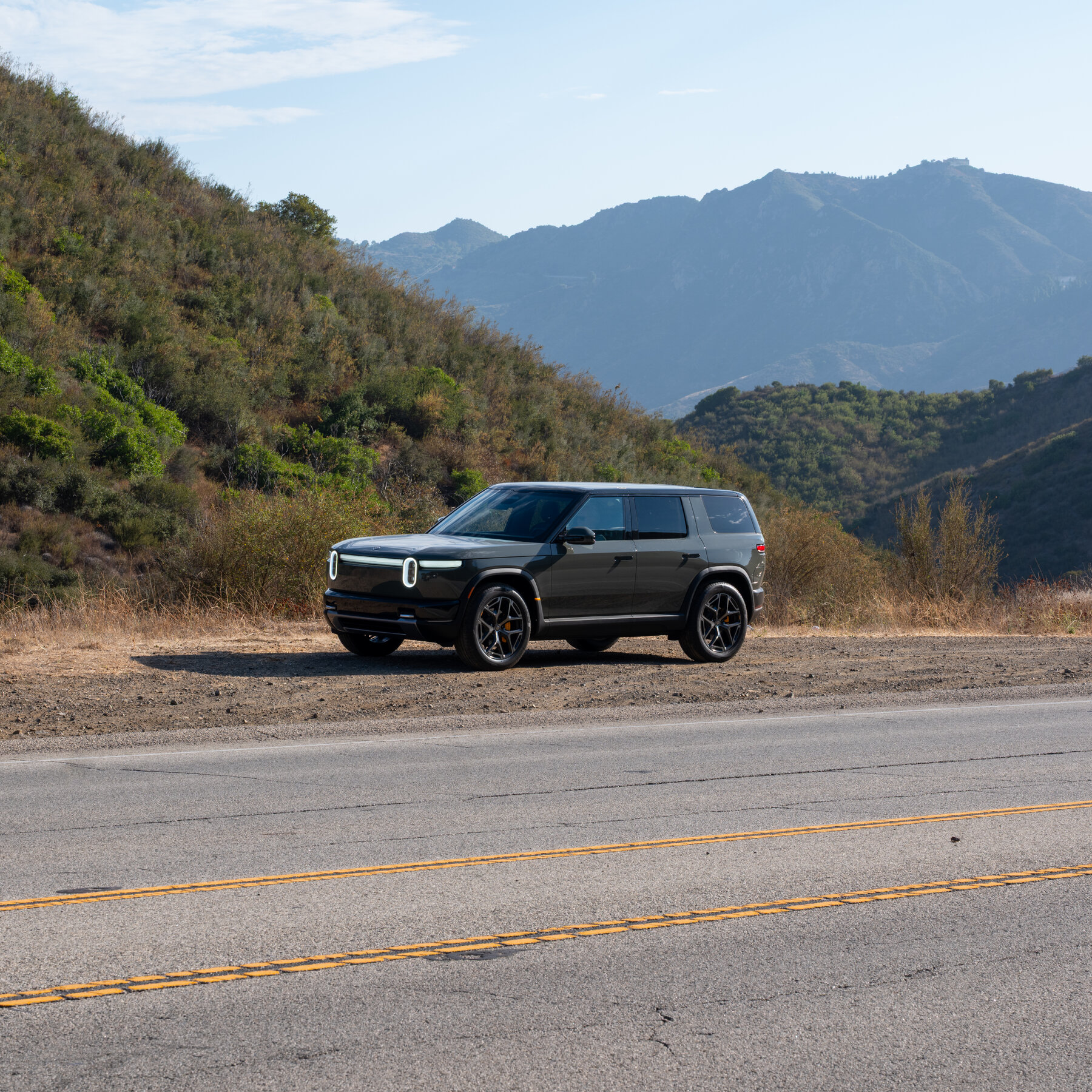 You are currently viewing Rivian R2 Review: A Tidier (in Size and Price) SUV Is Ready for the Suburbs