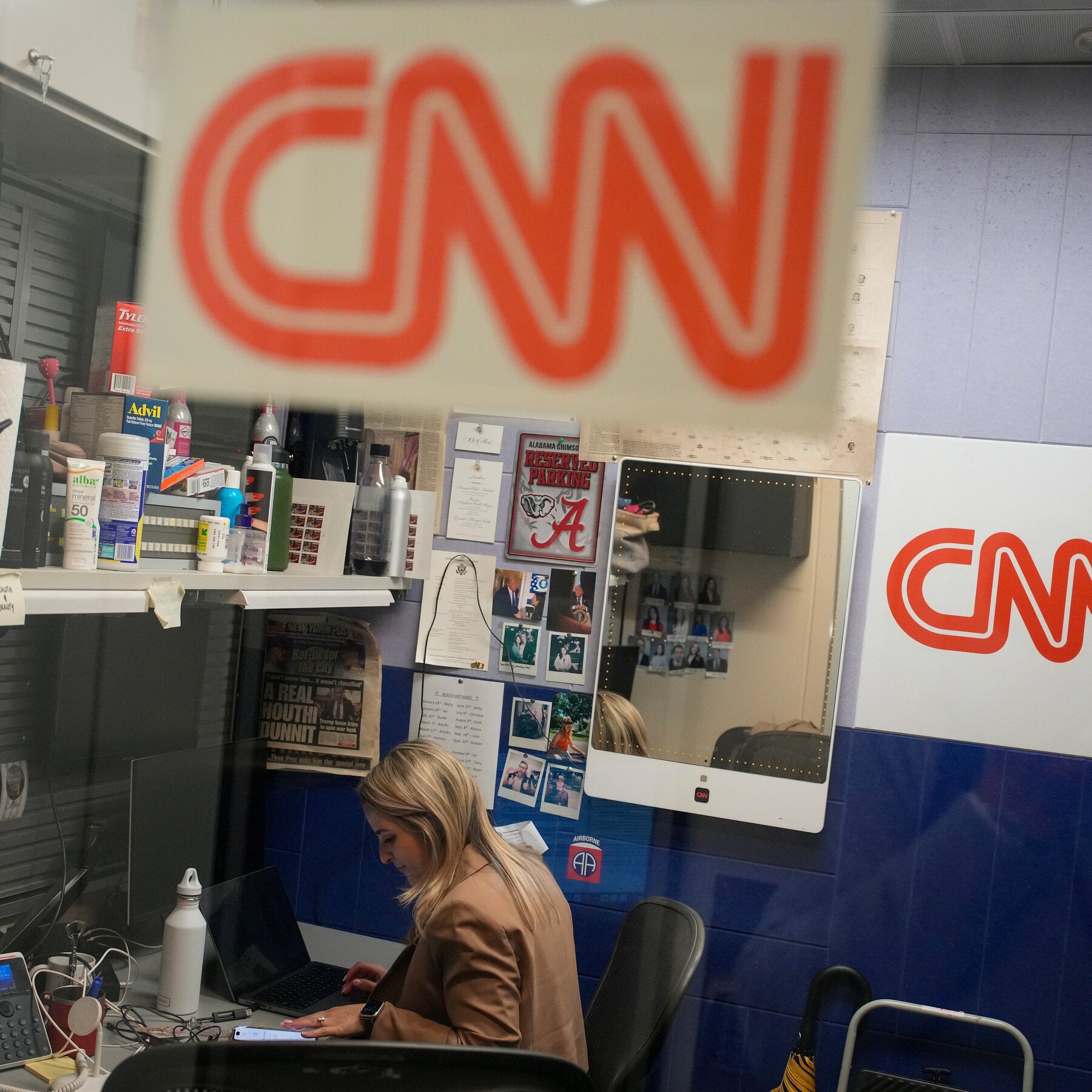You are currently viewing CNN, MS Now and Politico Update Lawsuit Against Trump Over White House Access