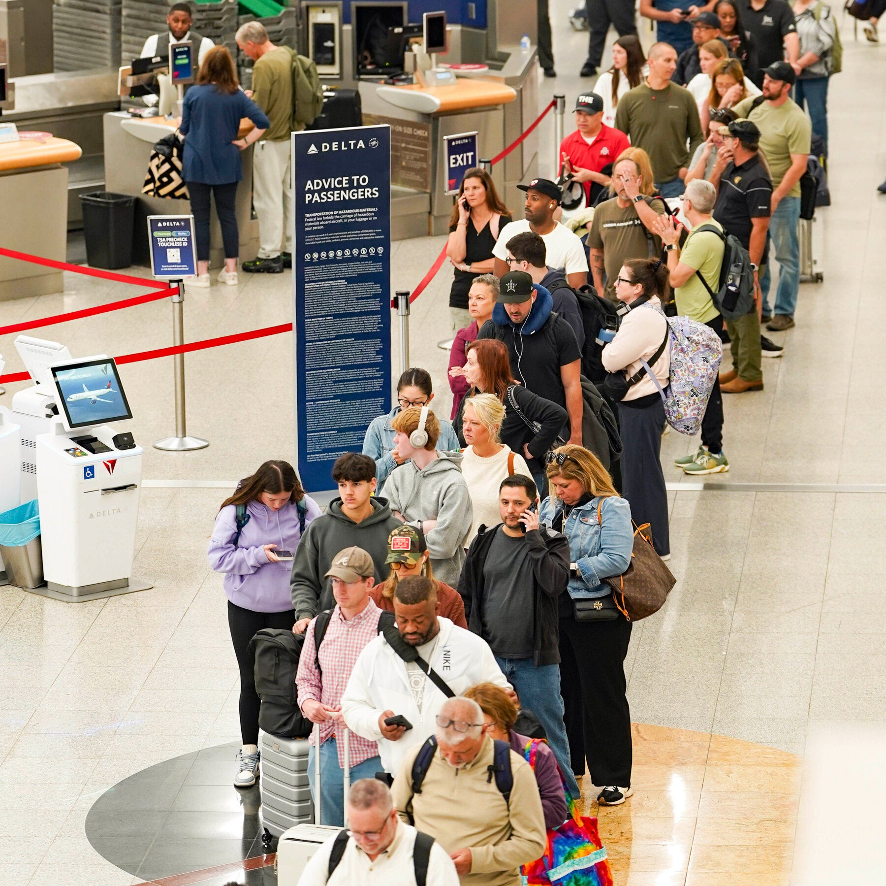 Read more about the article How the Trump Administration Is Eroding Airline Passengers’ Rights