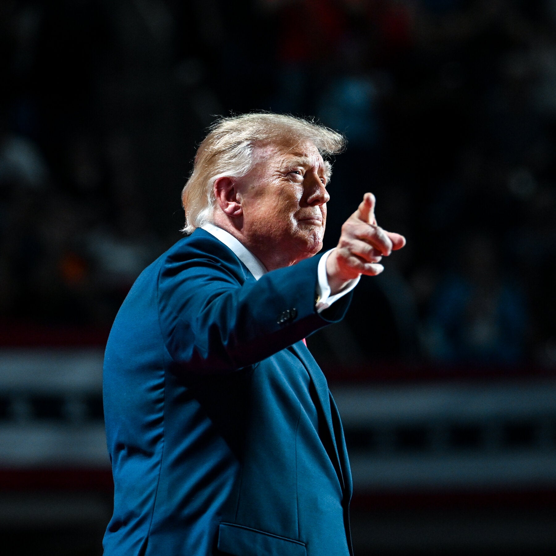 Read more about the article Trump Sends Obamacare ‘Refund’ Checks Ahead of Midterm Elections
