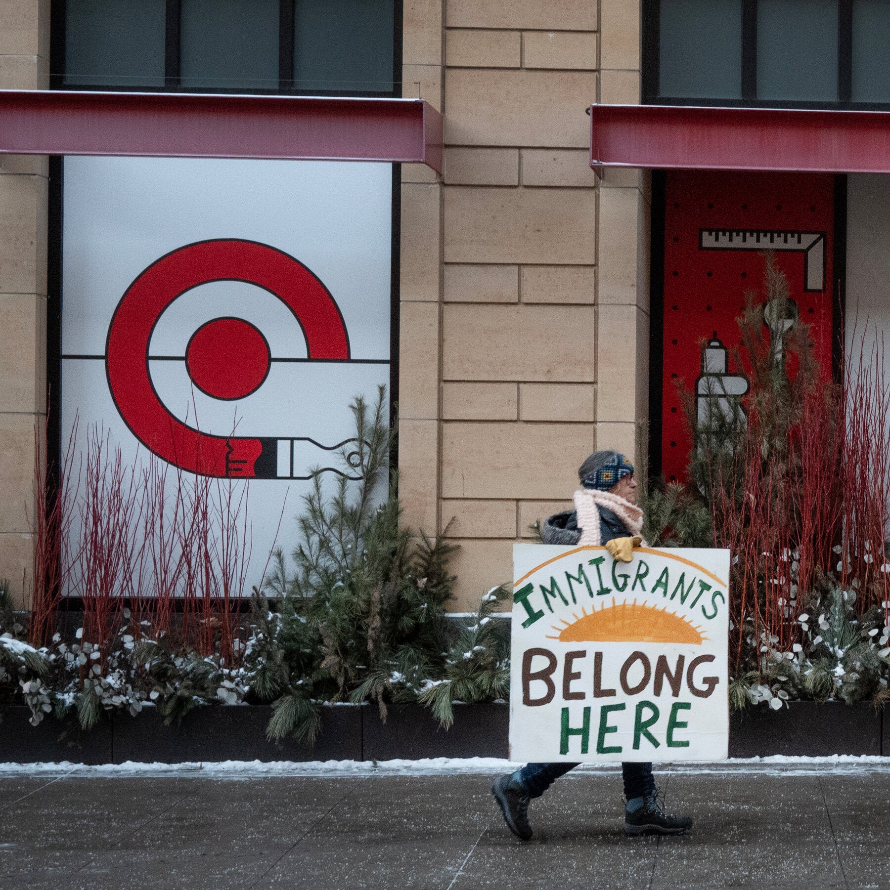 Read more about the article Target Says It’s Not Working With ICE Amid Uproar Over Parking Lot Use