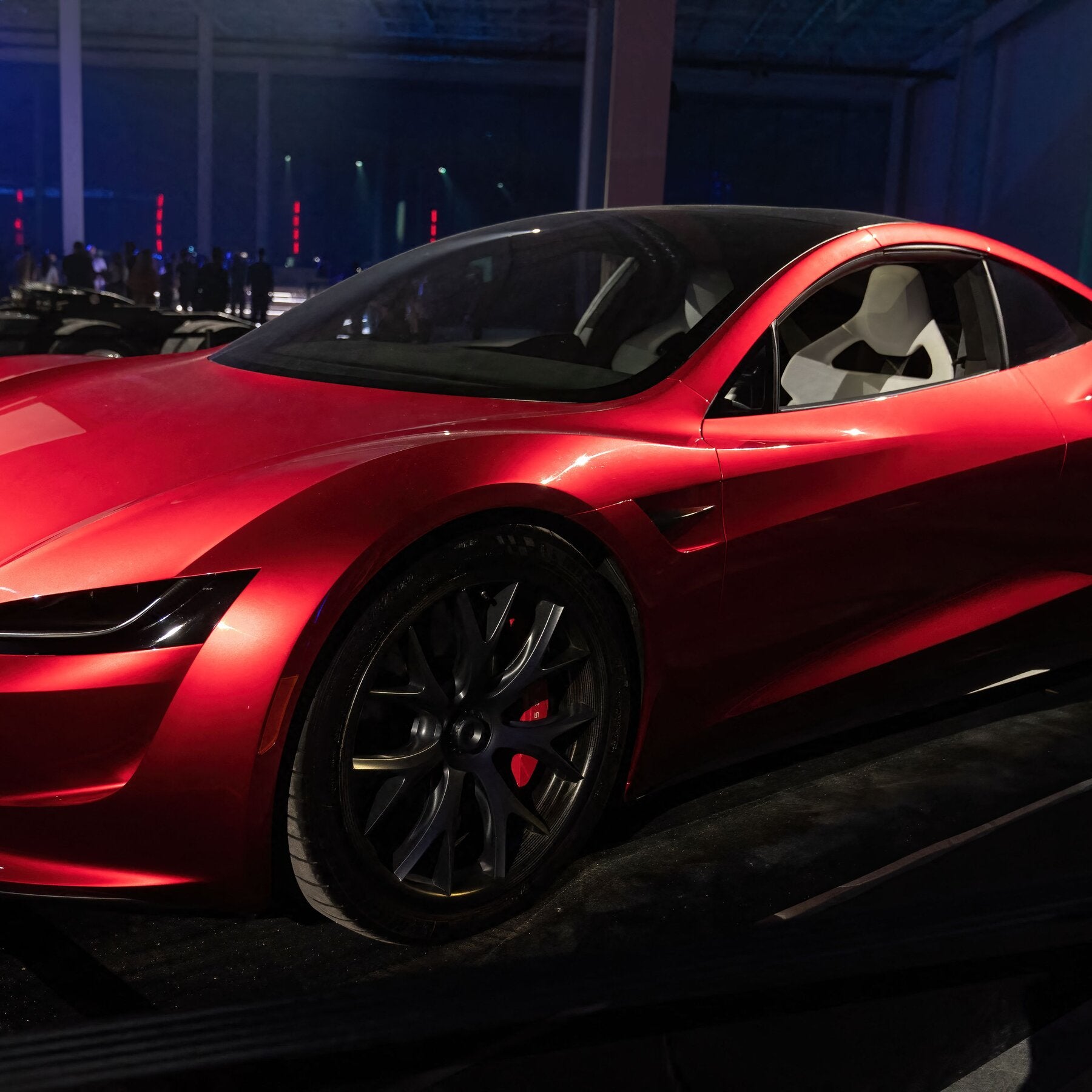 You are currently viewing Tesla Debuts 2026 Roadster, an EV Sports Car at Least $200,000