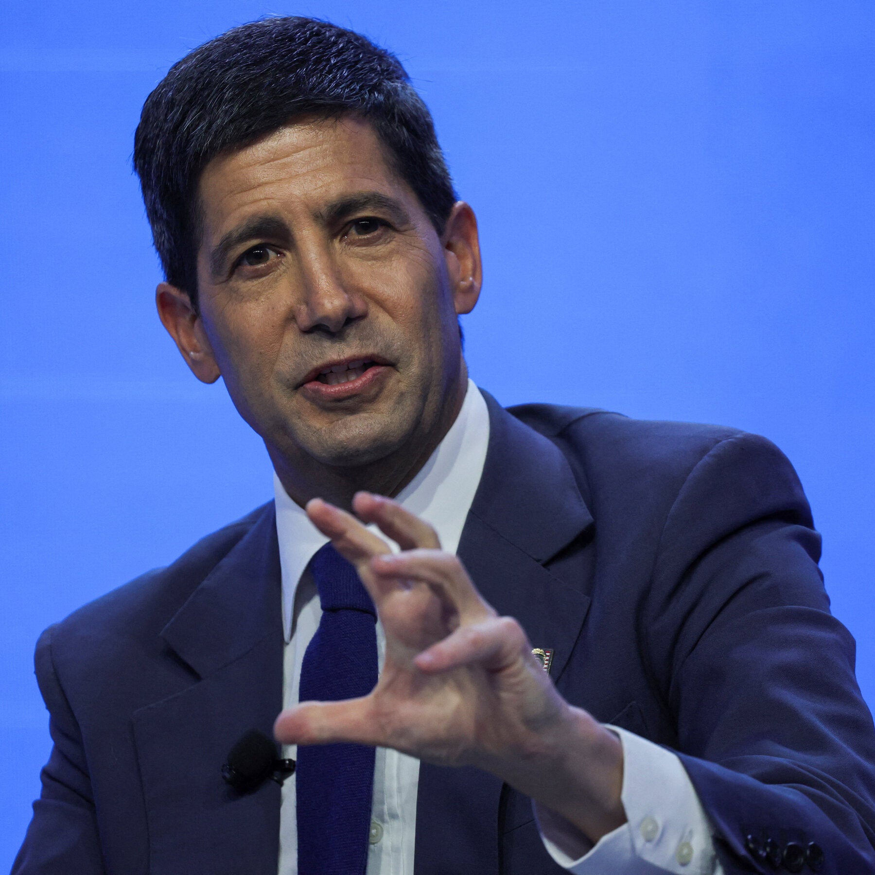 Read more about the article Warsh Vows Price Stability as A.I. Delivers ‘Shock’ to Economy