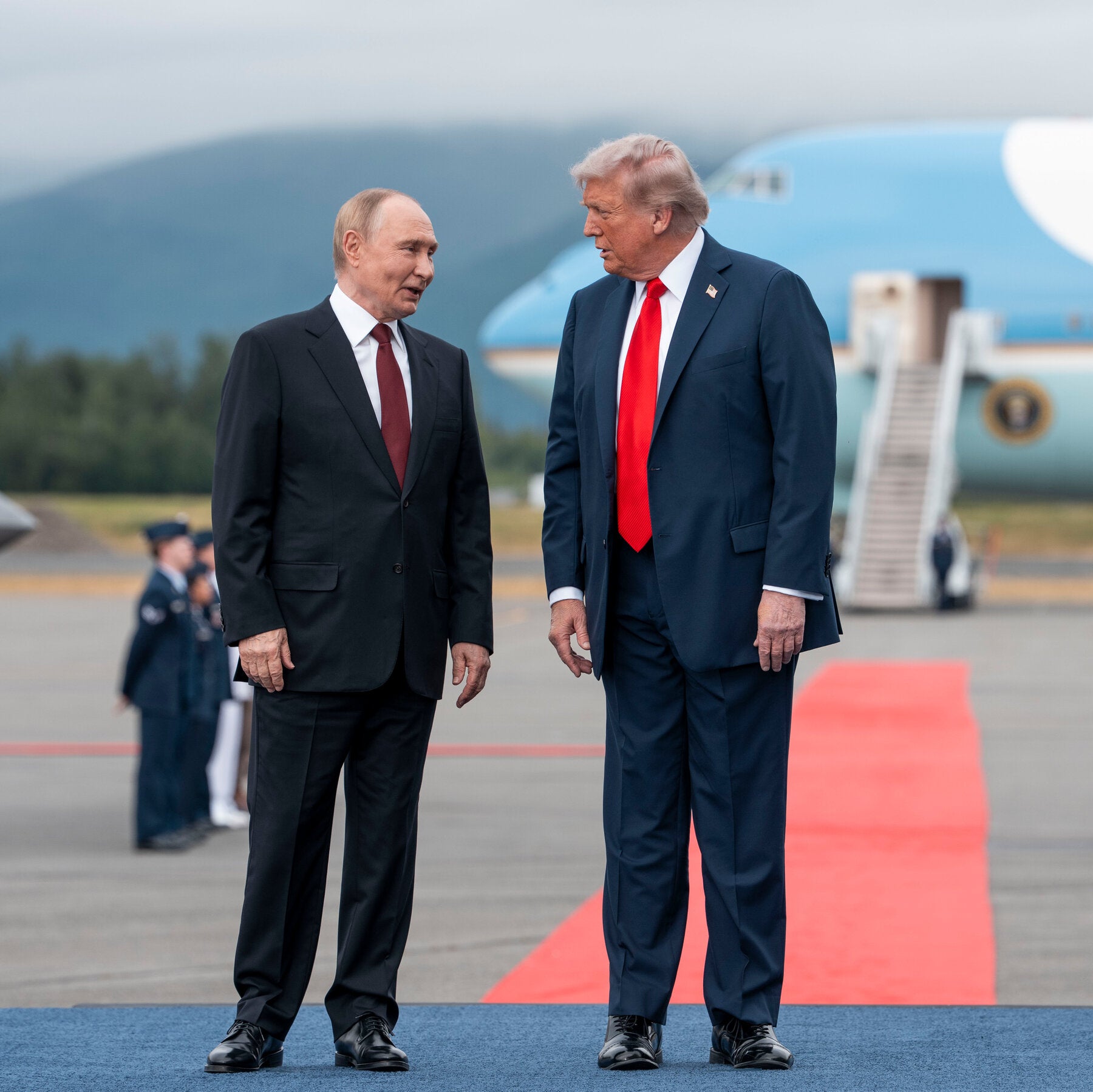 Read more about the article Trump Offers Putin Economic Relief in Hopes That Russia Will Return the Favor