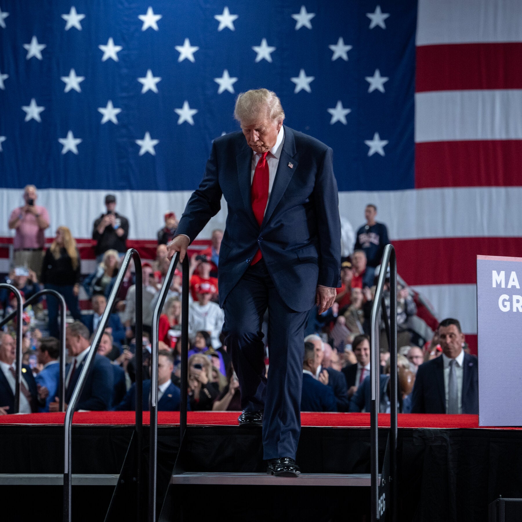 Read more about the article Corporate Tax Revenue Falls Even as Profits Soar Under Trump