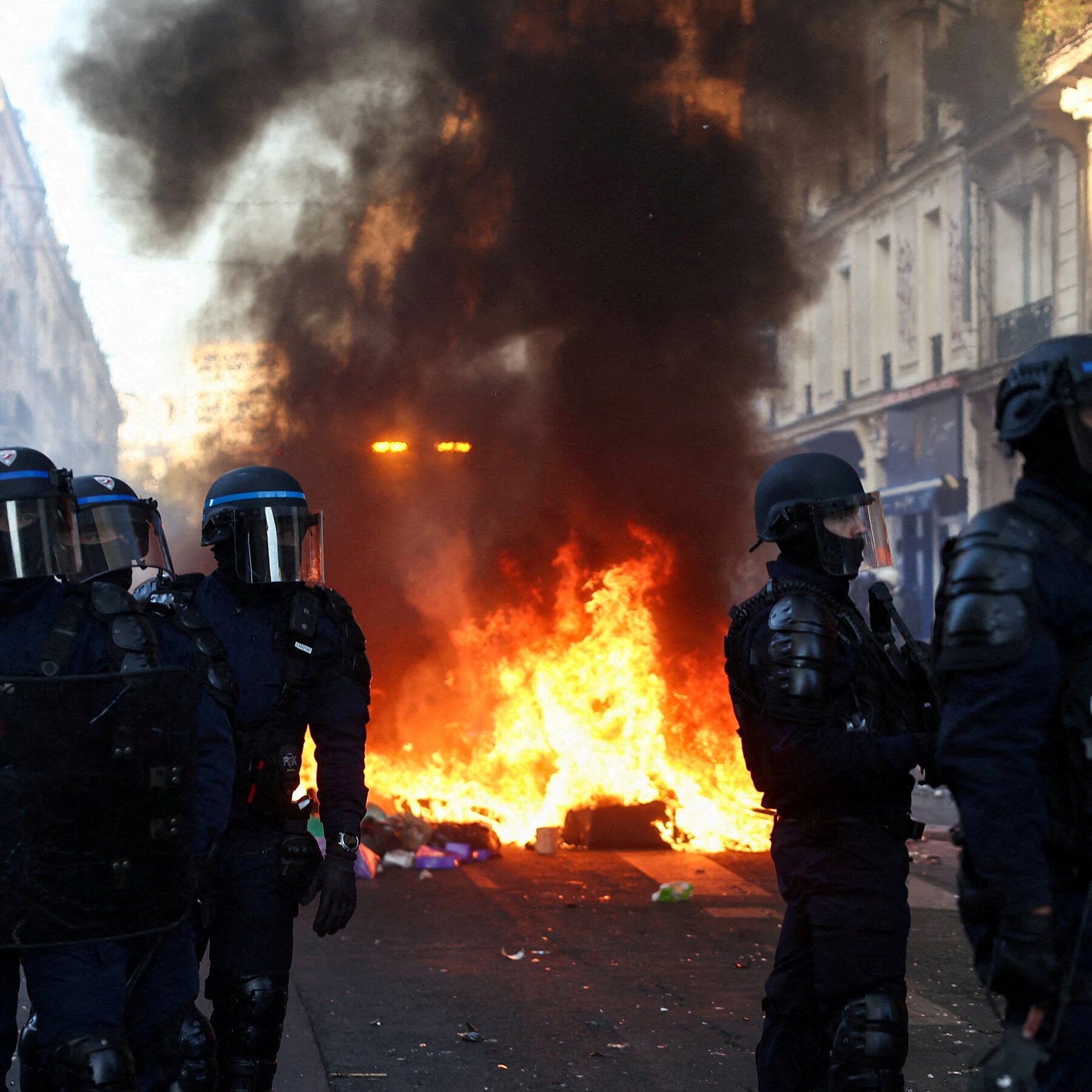 Read more about the article A ‘Doom Loop’ Threatens France as Populism Confronts Markets