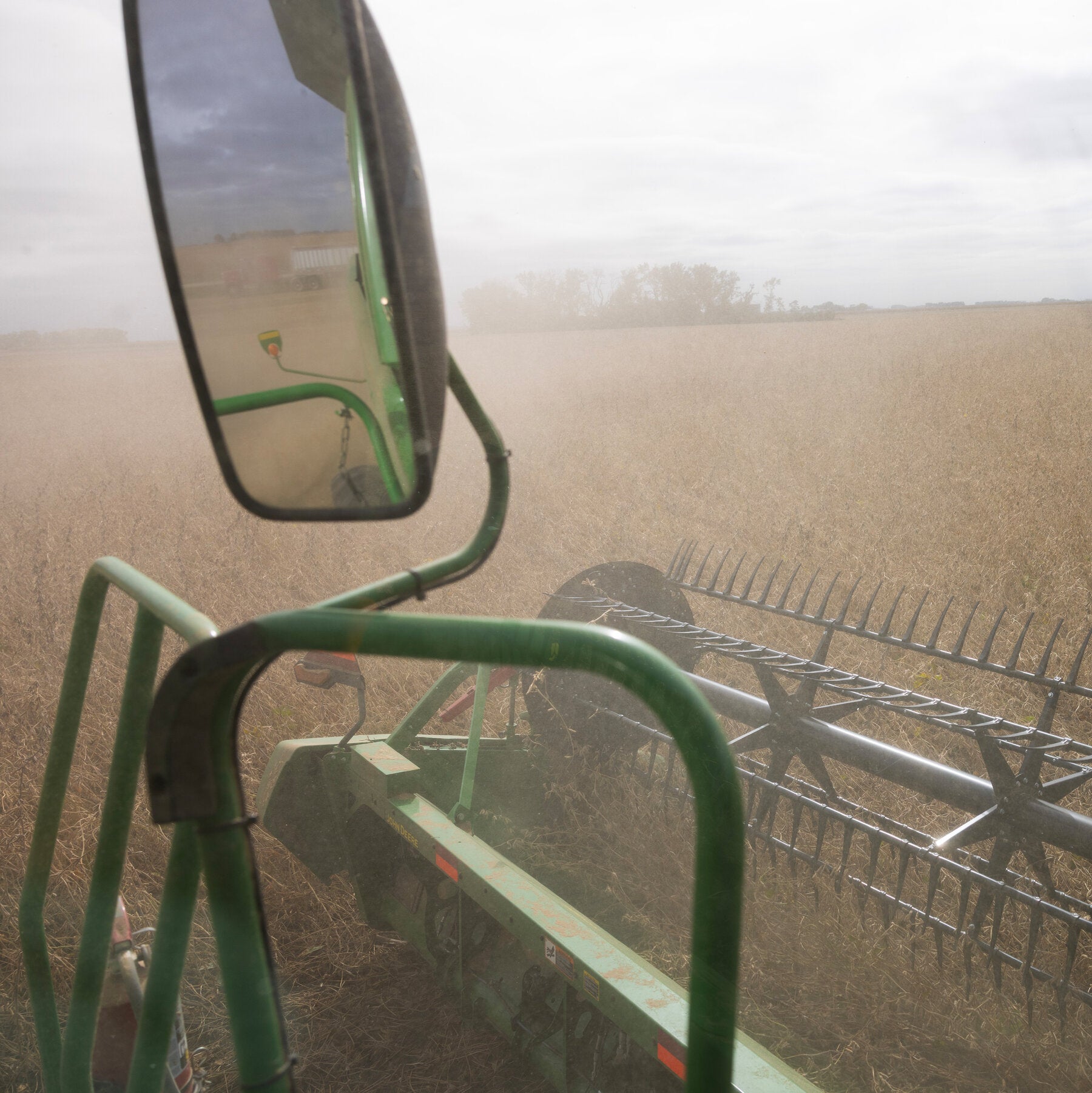 Read more about the article Reliably Red Iowa in Play as Economic Woes Mount